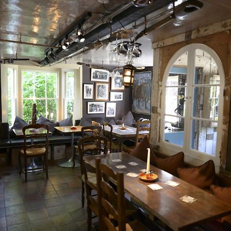 The Woolpack Inn Wavehorne Екстериор снимка