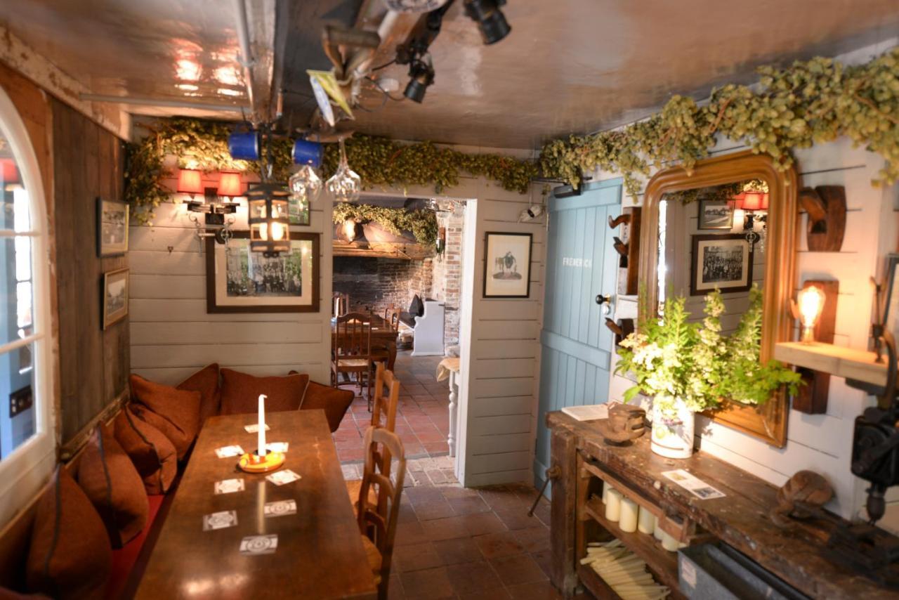 The Woolpack Inn Wavehorne Екстериор снимка