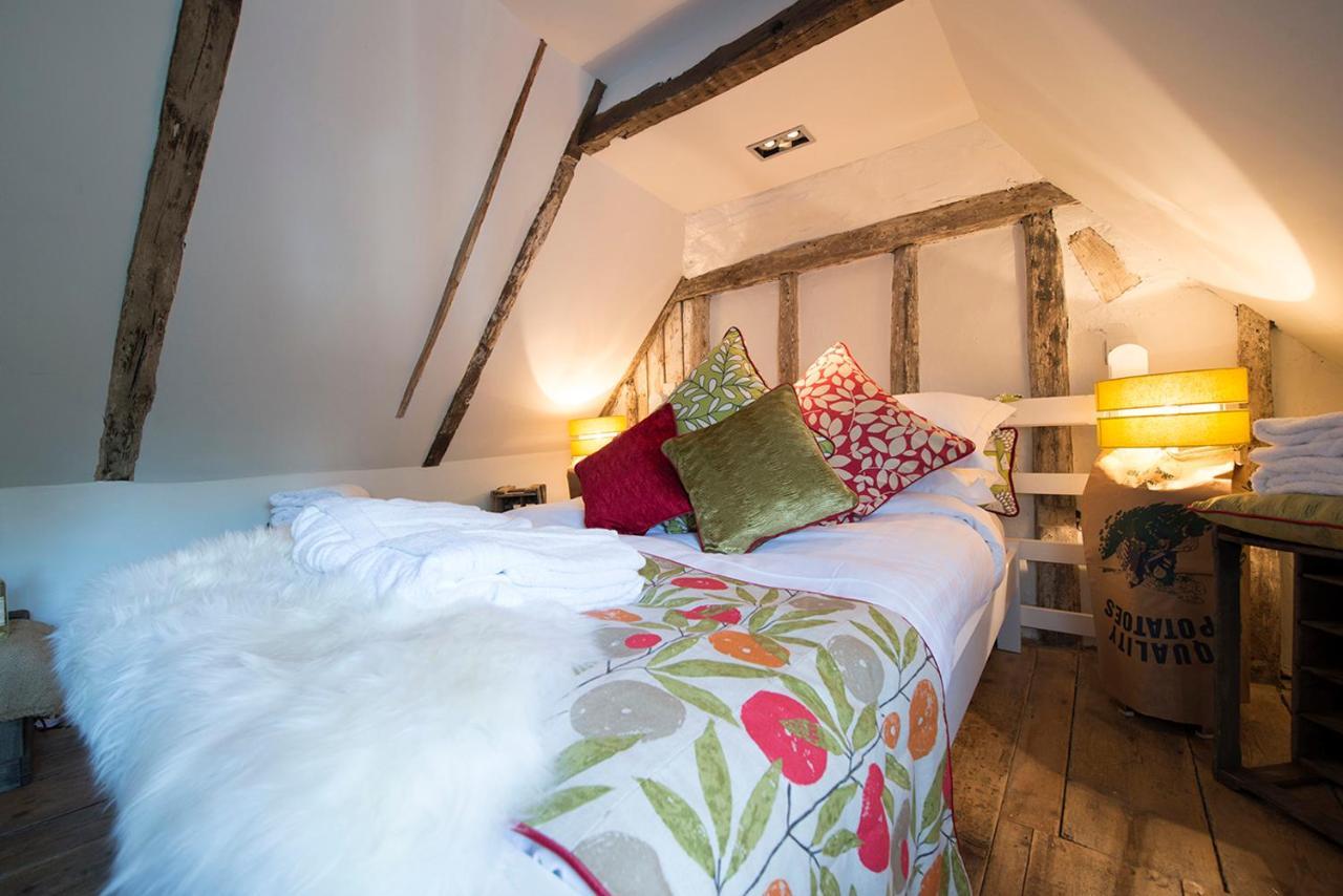 The Woolpack Inn Wavehorne Екстериор снимка
